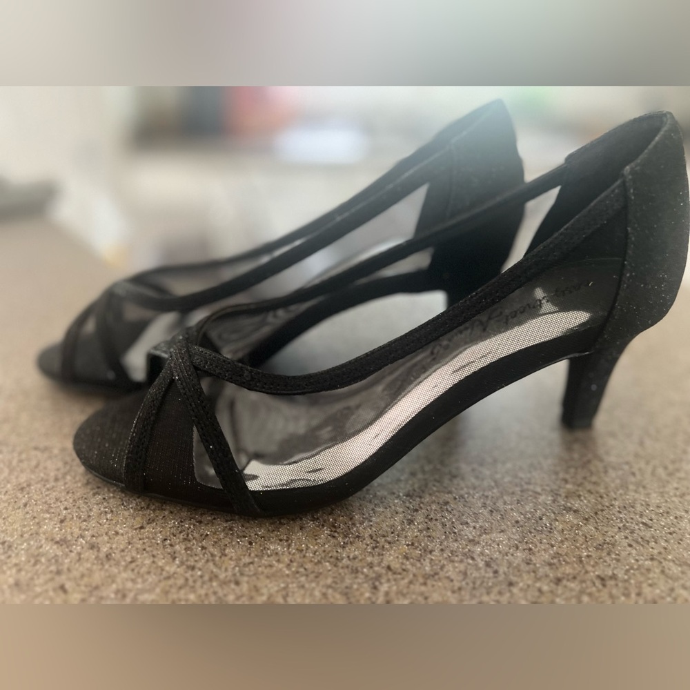 Easy Street Black Mesh Women's Heels Size 9W, never worn